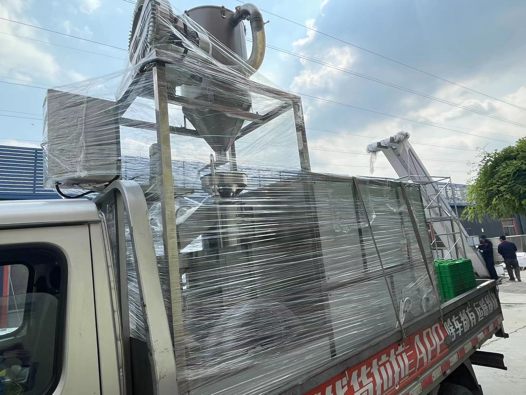 發往東營的500型雙連磨四頭壓榨全全自動豆腐機——迪生機械