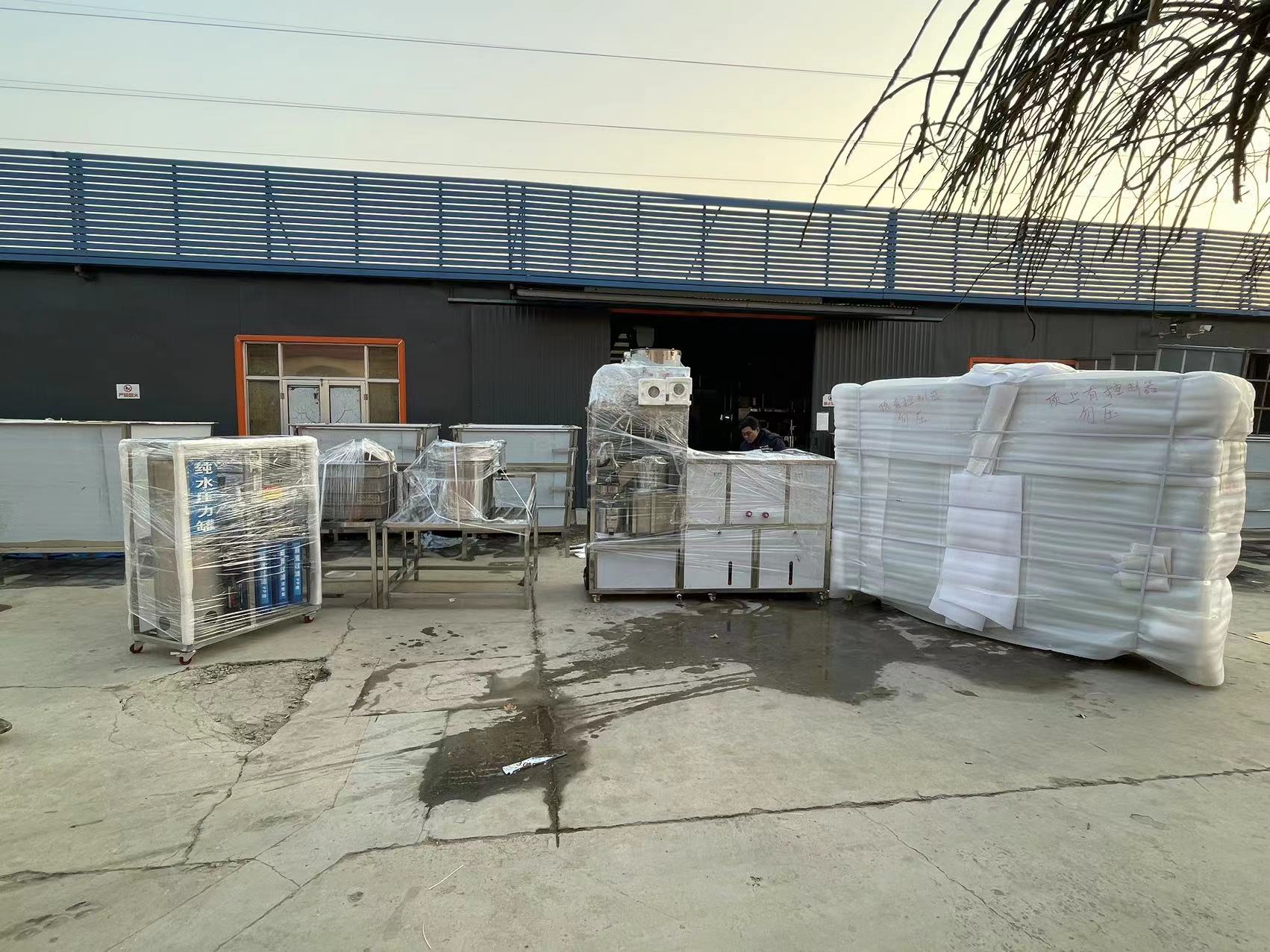 陜西客戶定購20個筐豆芽機和每小時產500斤豆腐一體機發貨中——迪生機械