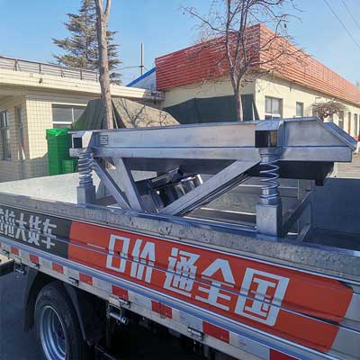小型豆芽去殼機(jī)脫皮設(shè)備發(fā)往四川——迪生機(jī)械
